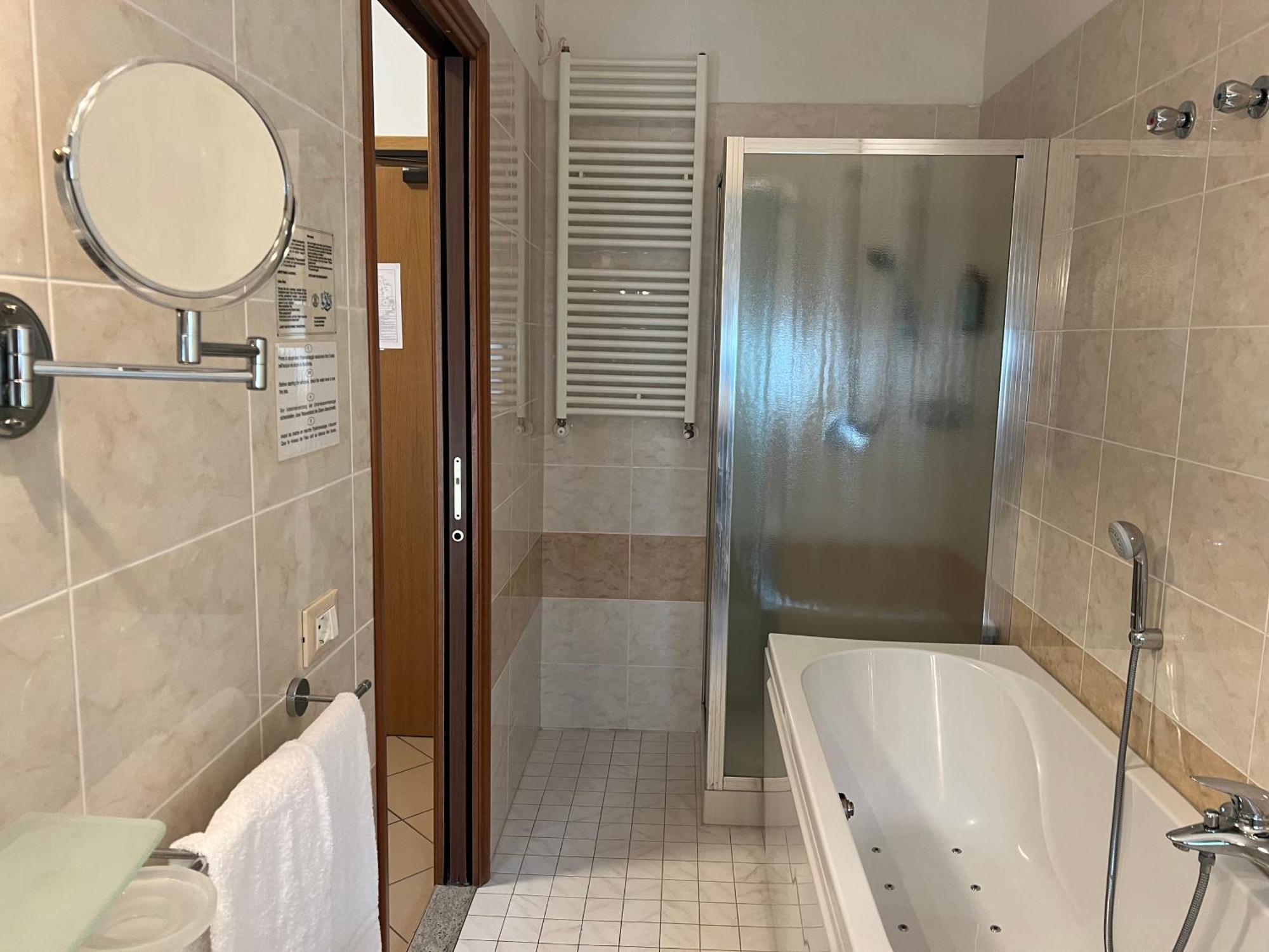 Hotel Bristol - Koolibry Hotels Червия Екстериор снимка